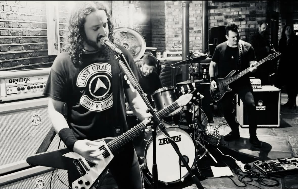 Lost Gravity live at Gunners Pub