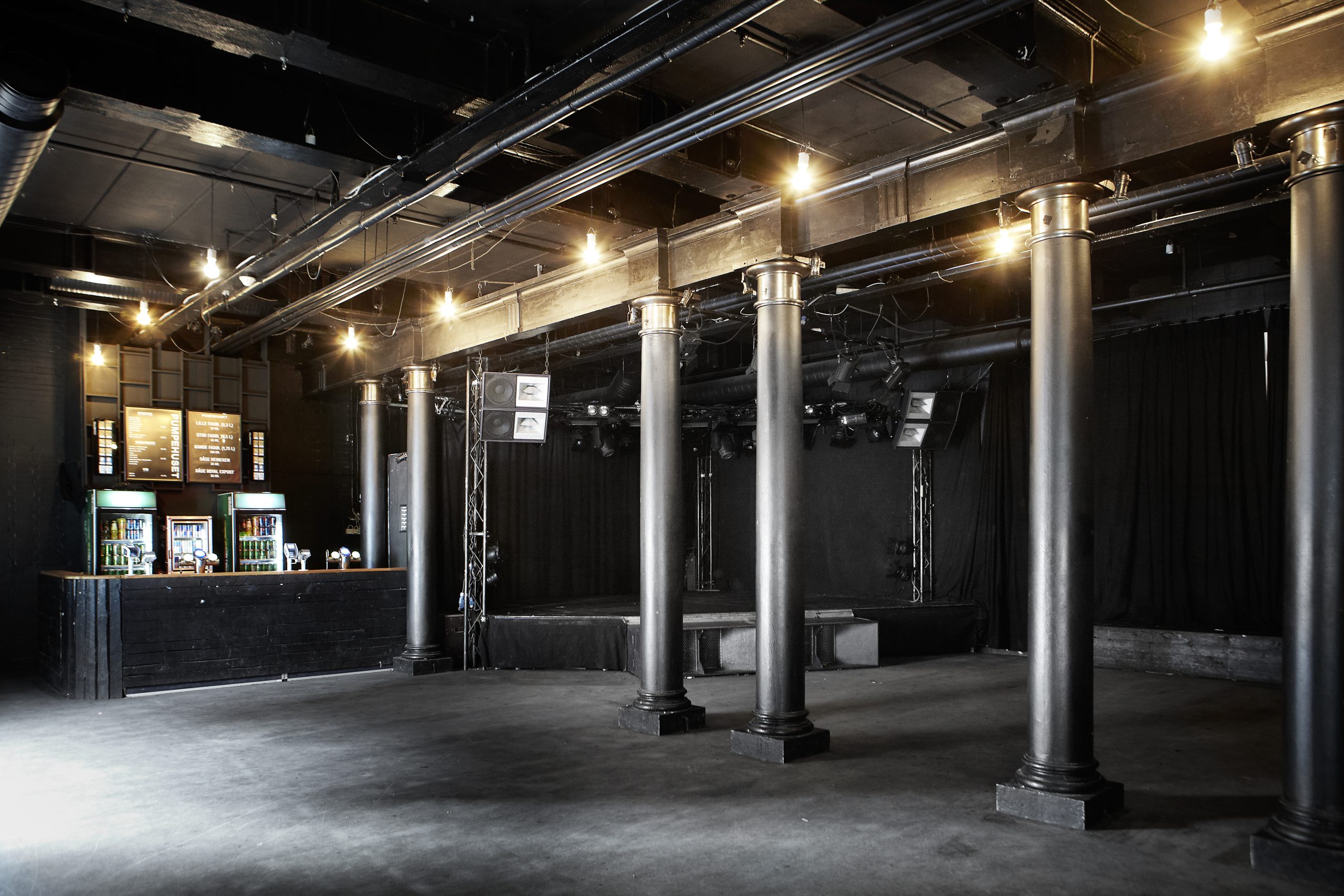 Pumpehuset - Sort Sal